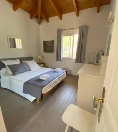 Βίλα Pierre Santoni *