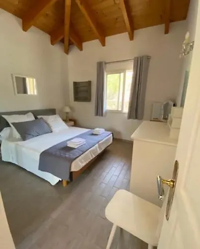Vila Pierre Santoni *